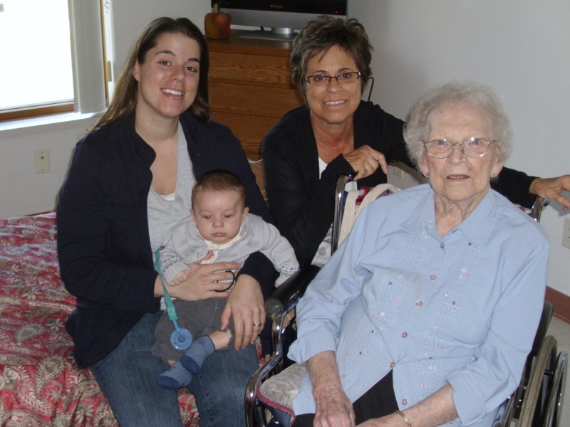 2011-09-06-Oliver-GrGrandma.JPG.jpg