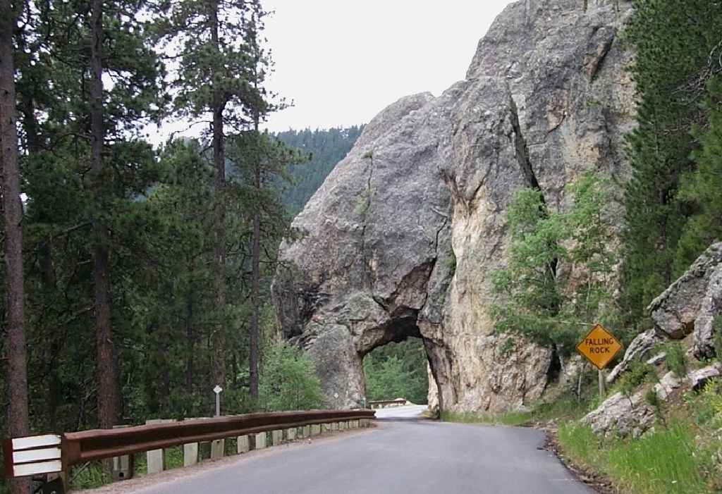 Black-Hills-SD/1024x768_2000-07-10-1864-tunnel.JPG.jpg