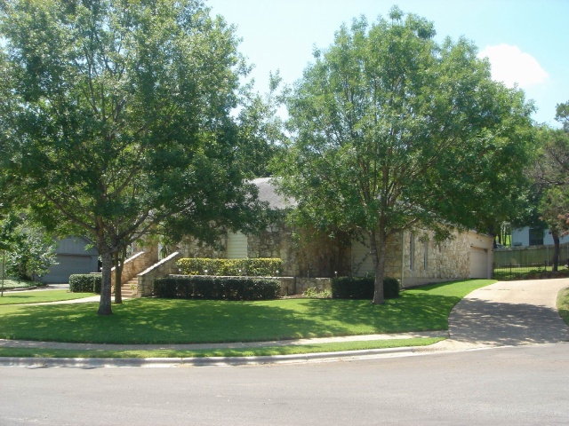 Homes/Thousand-Oaks-Cove/640x480_3309-TOC-04-Driveway.JPG