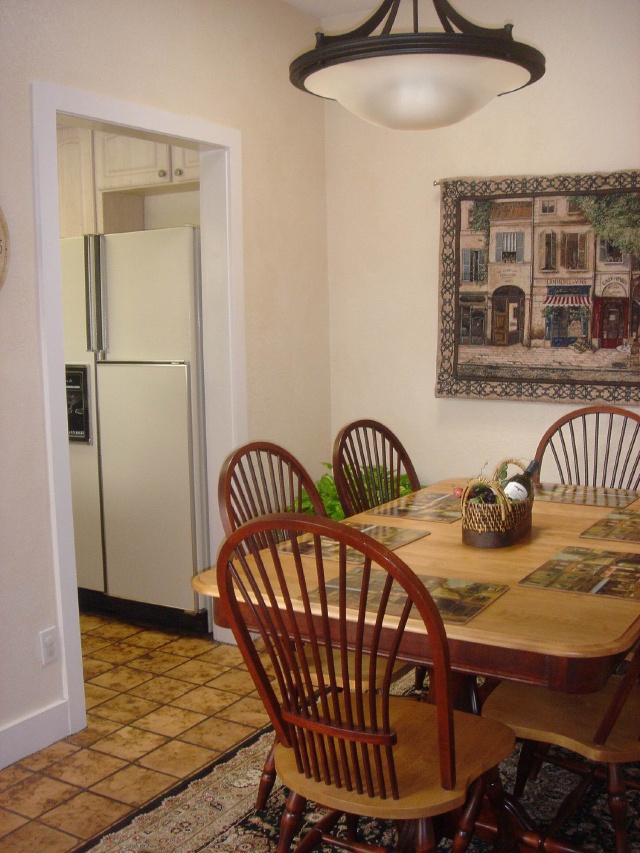 Homes/Thousand-Oaks-Cove/640x480_3309-TOC-23-Kitchenette.JPG