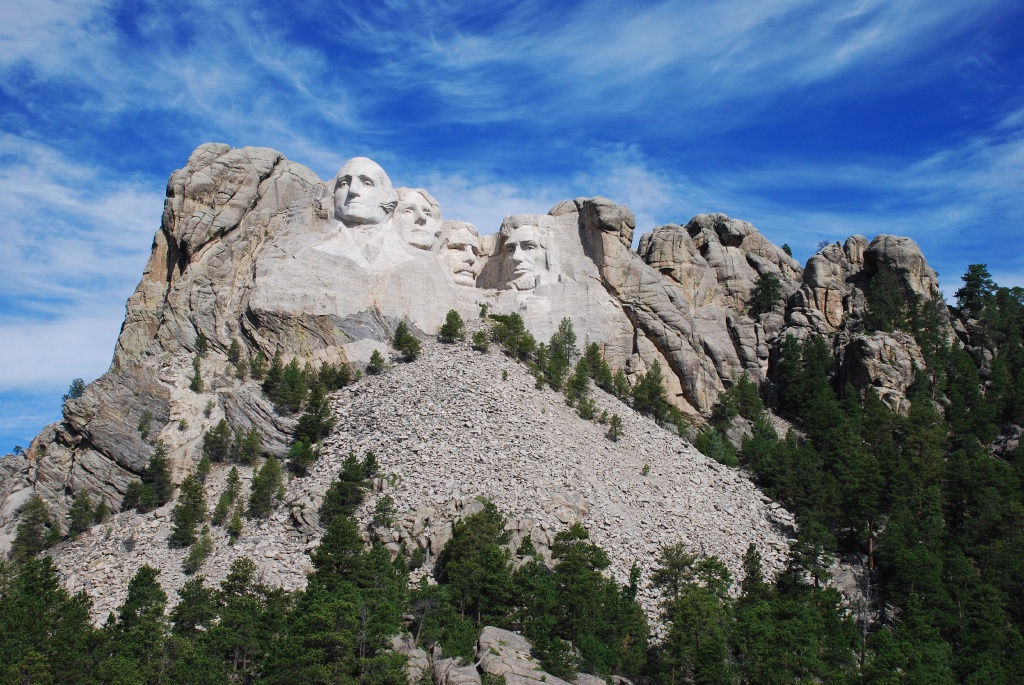 Mount-Rushmore/1024x768_Mt._Rushmore_Early_Morning.jpg