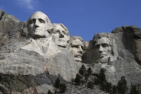 Mount_Rushmore_Monument_(by-sa)-3_new.jpg
