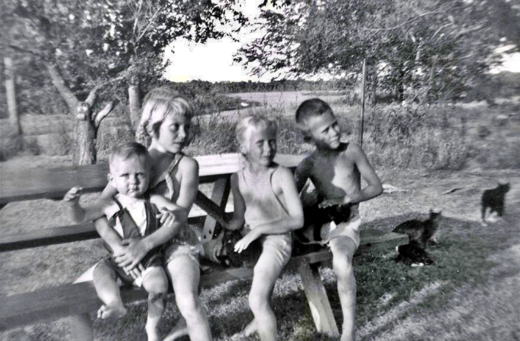 1954-08-1-Scott-kids.jpg