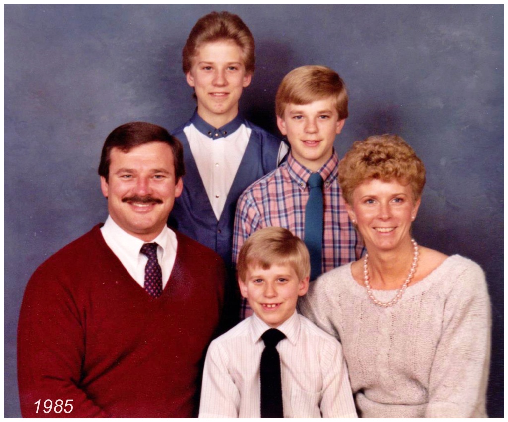1985-12-CCardPic.jpg