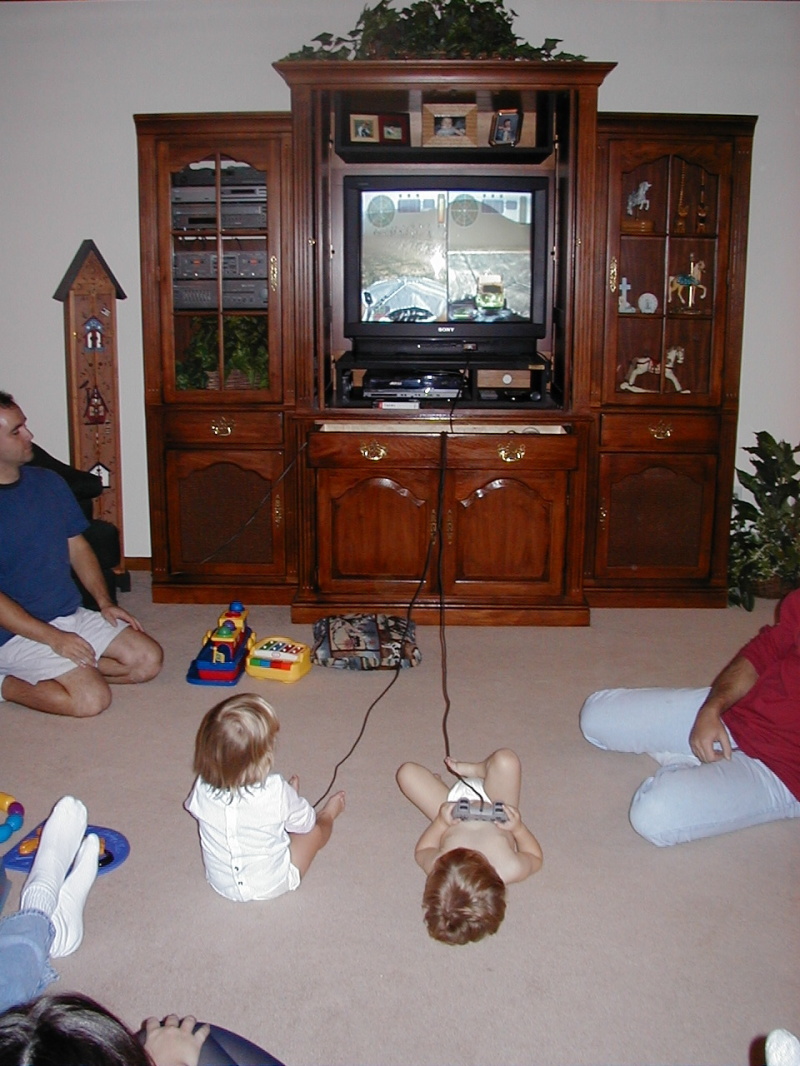 1999/Aaron_Pictures/800x600_Brittney_and_Aaron_Playstation-2.JPG