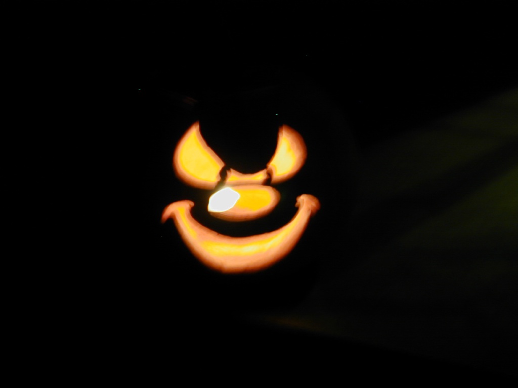 2001/10(October)/Halloween/1024x768_DSCN0123.JPG