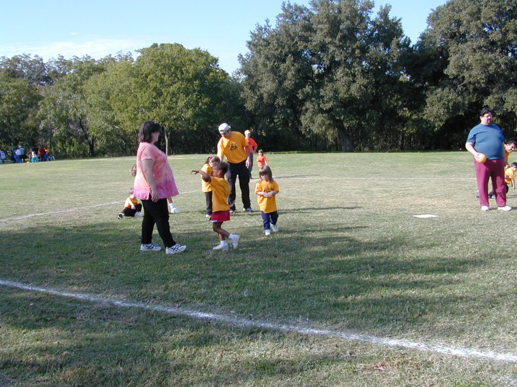 2001/10(October)/KickBall/1024x768_DSCN0003.JPG
