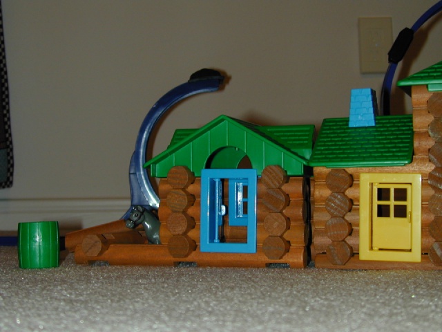 2002/02(February)/Lincoln_Logs/640x480_DSCN0150.JPG