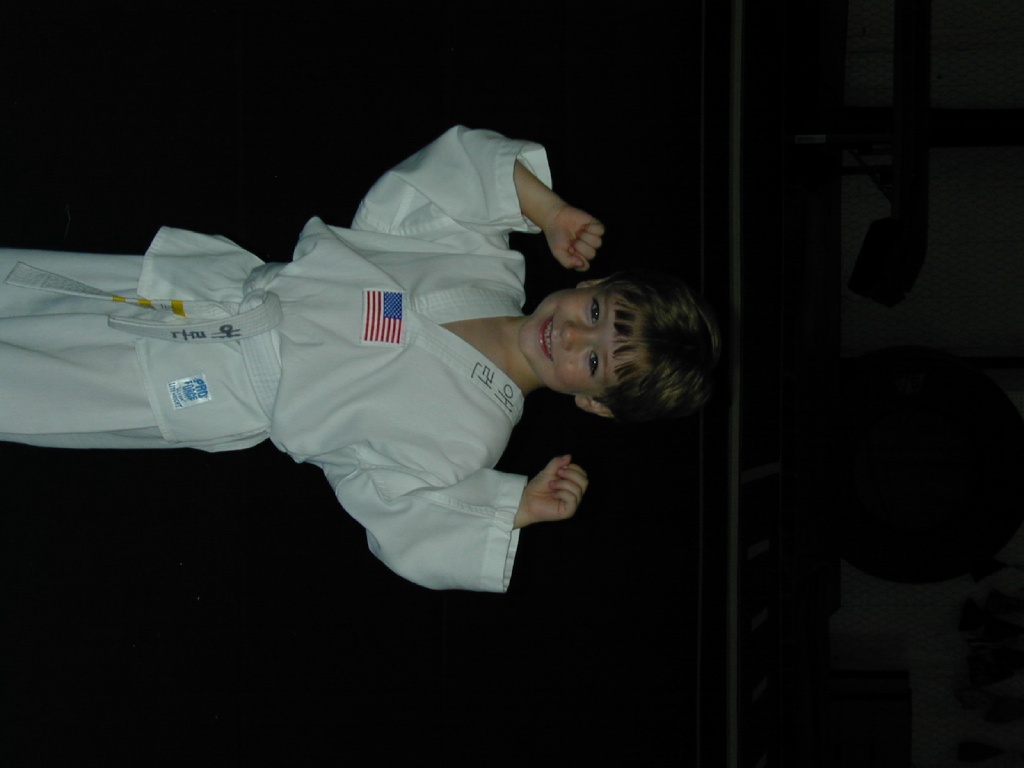 2002/07(July)/Aarons_Yellow_Belt_Test/1024x768_DSCN0002.JPG