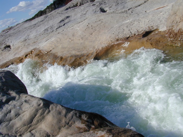 2002/11(November)/Pedernales_Falls/640x480_DSCN0010.JPG