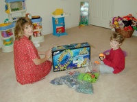 2002/12(December)/Aaron_building_roller_coaster/DSCN0147.JPG