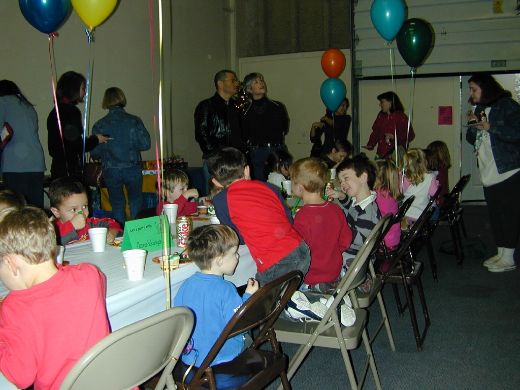 2002/12(December)/Aarons_Birthday/1024x768_DSCN0012.JPG