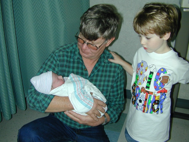 2002/12(December)/Brendan_Michael/640x480_DSCN0209.JPG