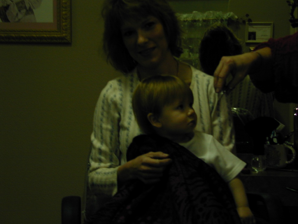 2004/01(January)/Brendans_Haircut/DSCN0019.JPG