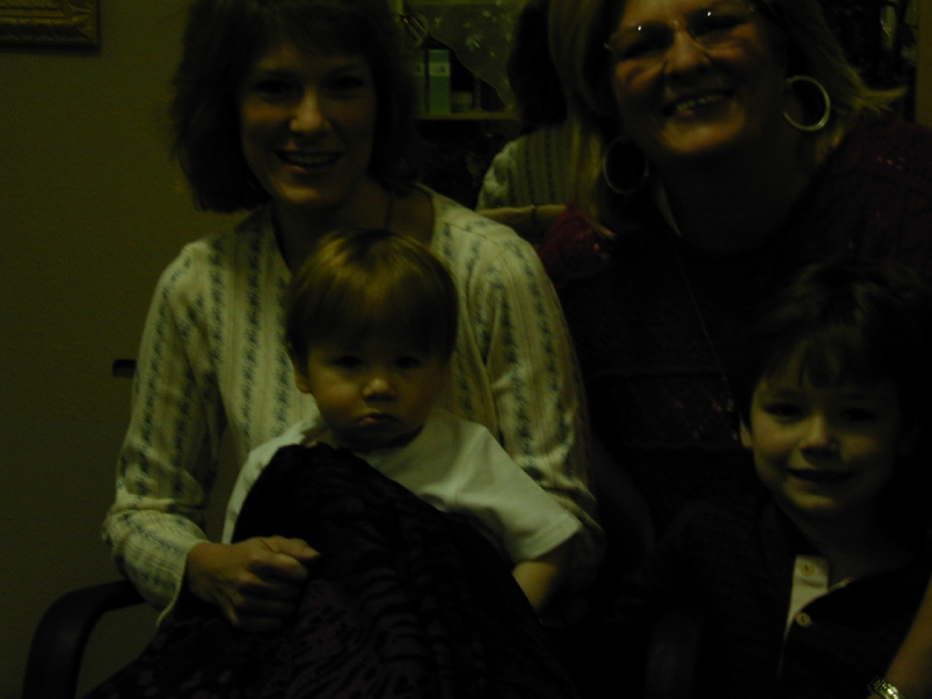 2004/01(January)/Brendans_Haircut/1024x768_DSCN0021.JPG