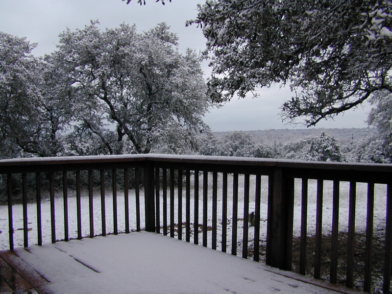 2004/02(February)/Snow_in_Austin/800x600_DSCN0369.JPG