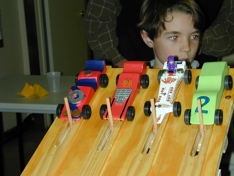 2005/01(January)/Pinewood_Derby/800x600_Pinewood_Derby_9.jpg