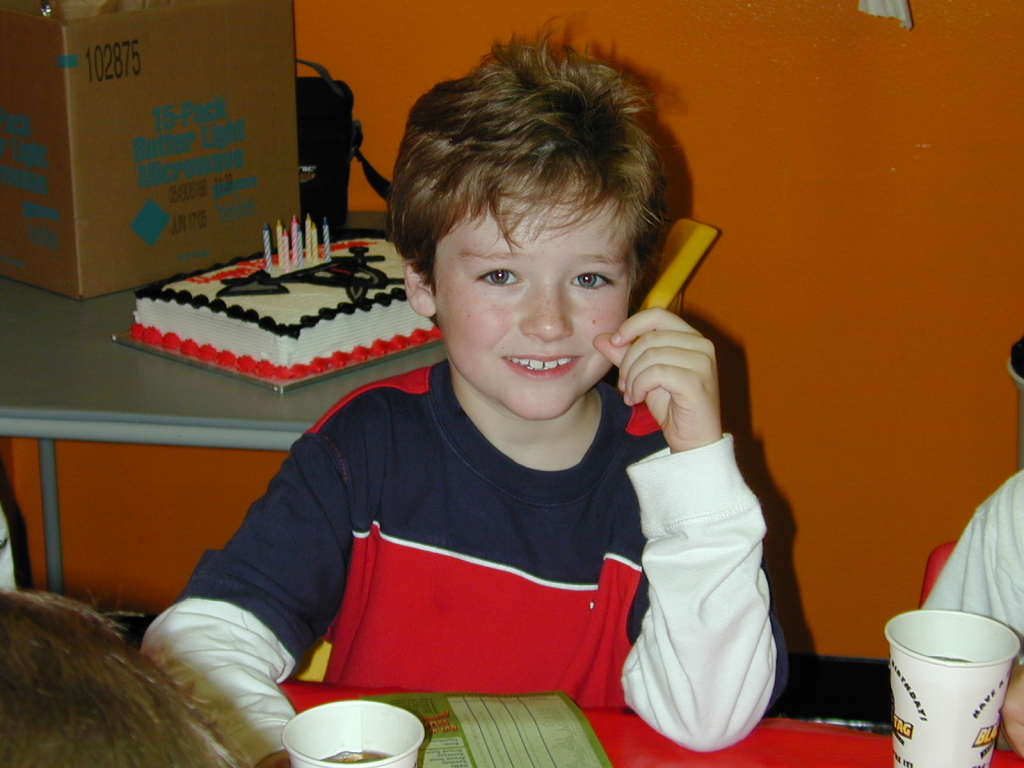 2005/12(December)/Aaron_Birthday/1024x768_December005.jpg