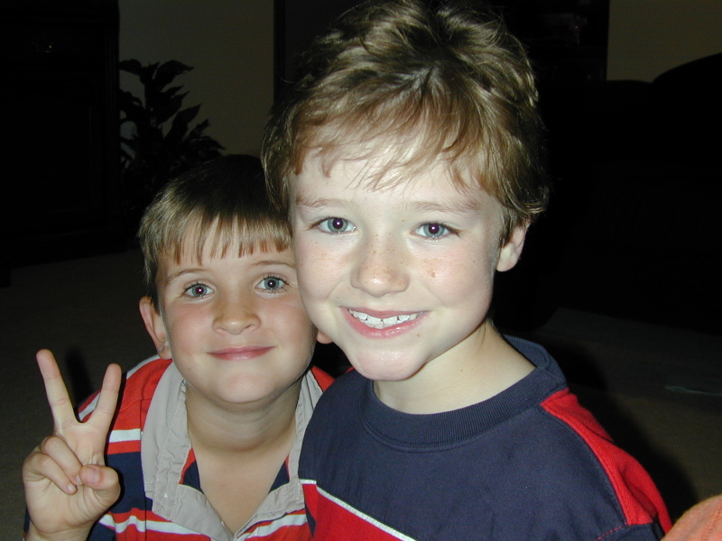 2005/12(December)/Aaron_Birthday/800x600_December018.jpg
