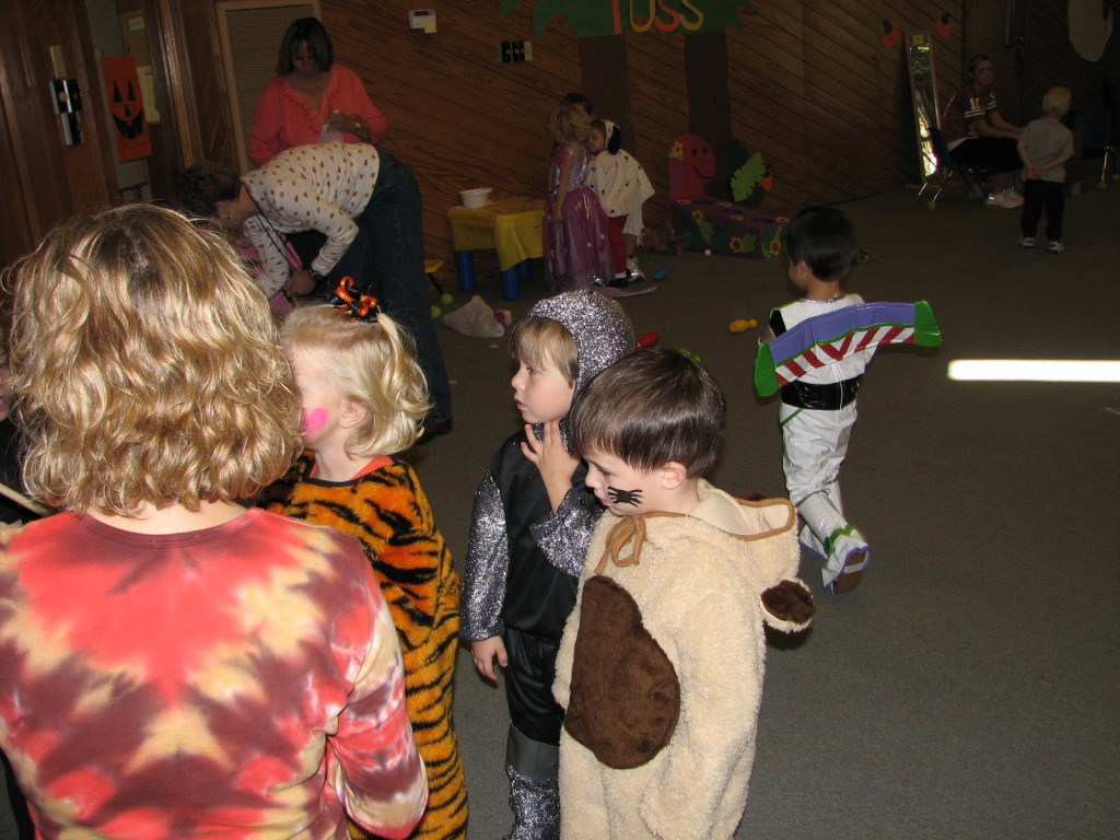 2006/10(October)/Brendans_Halloween_Party/1024x768_IMG_0075.JPG