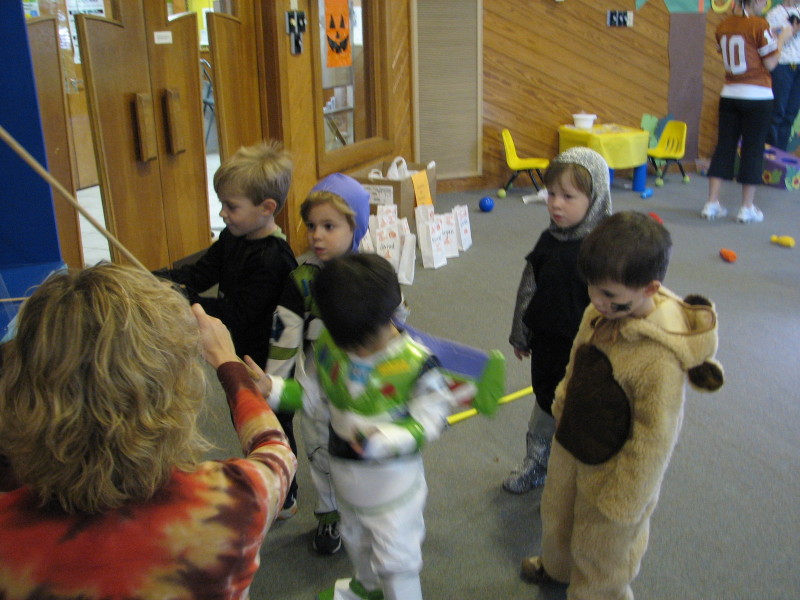 2006/10(October)/Brendans_Halloween_Party/800x600_IMG_0068.JPG