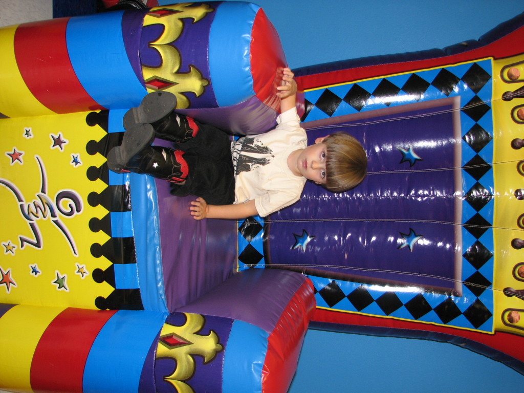 2006/12(December)/Brendans_Birthday/1024x768_IMG_0399.JPG