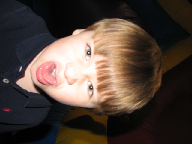 2006/12(December)/Brendans_Birthday/640x480_IMG_0367.JPG