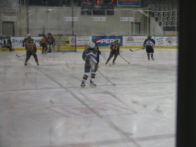 2007/02(February)/Aaron_Hockey/640x480_IMG_0620.JPG