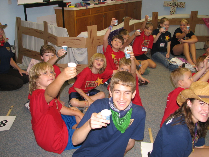 2007/06(June)/Vacation_Bible_School/800x600_IMG_0882.JPG
