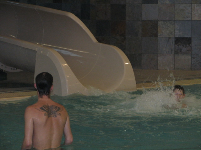 2007/12(December)/Aarons_Birthday/640x480_IMG_1343.JPG