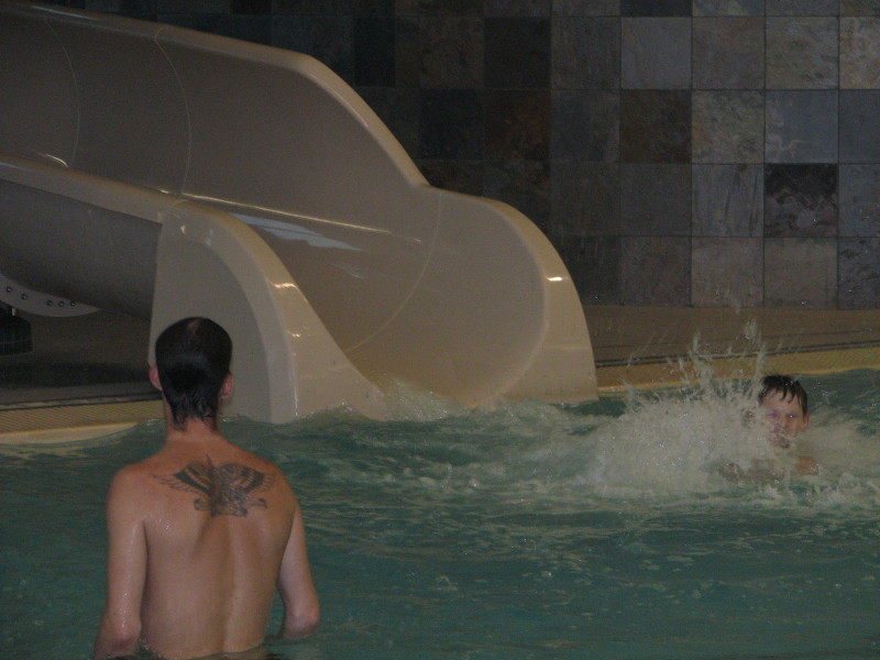 2007/12(December)/Aarons_Birthday/800x600_IMG_1343.JPG