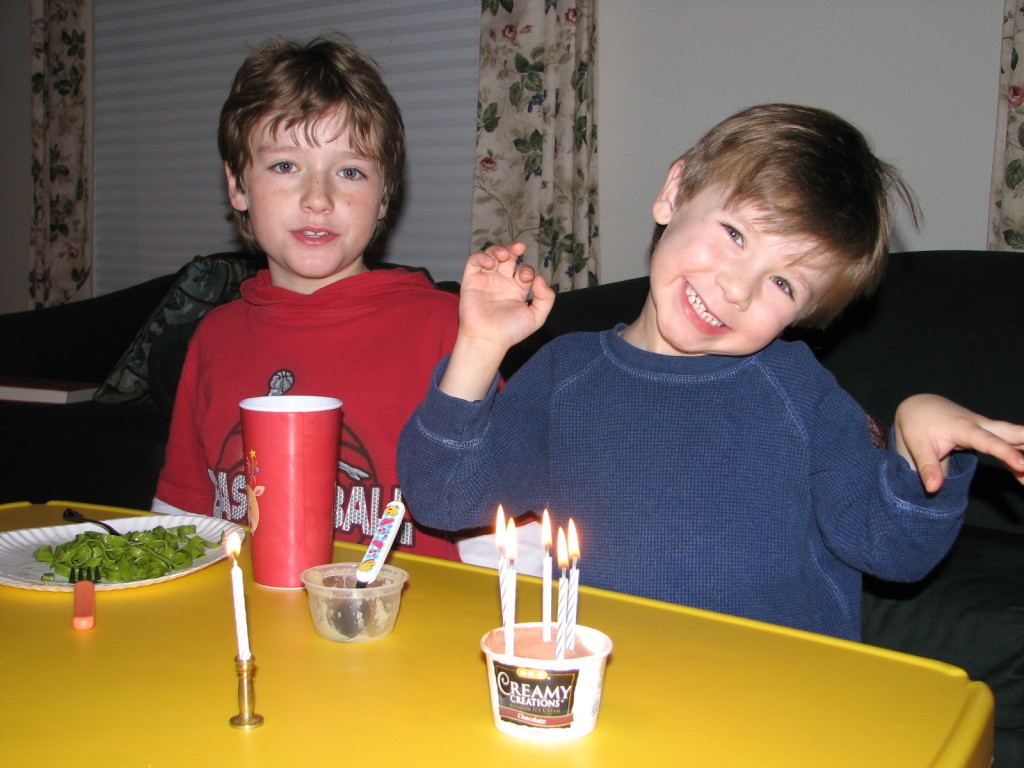 2007/12(December)/Brendans_Birthday/1024x768_IMG_1377.JPG