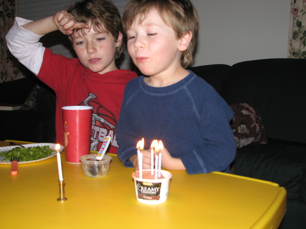 2007/12(December)/Brendans_Birthday/1024x768_IMG_1378.JPG