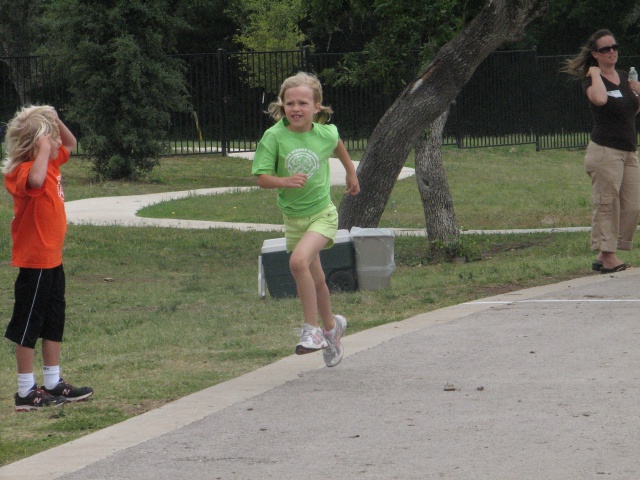 2010/05(May)/Field_Fun_Day/640x480_IMG_3364.JPG