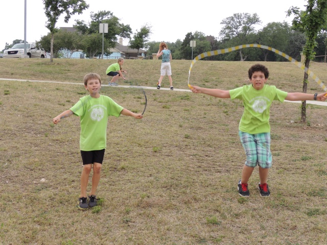 2013/05(May)/Fun_Field_Day/640x480_DSCN0414.JPG