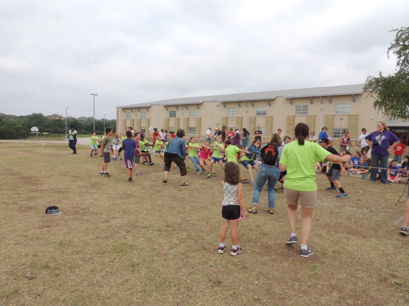 2013/05(May)/Fun_Field_Day/800x600_DSCN0422.JPG
