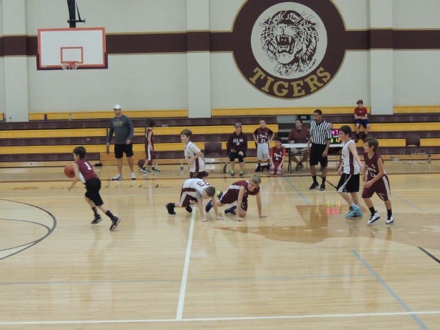 2014/01(January)/Brendan_Basketball/640x480_DSCN1876.JPG