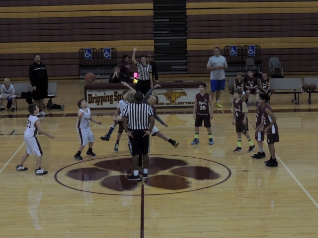 2014/01(January)/Brendan_Basketball/640x480_DSCN1882.JPG