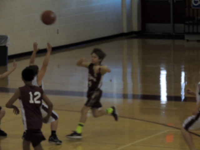 2014/01(January)/Brendan_Basketball/640x480_DSCN1885.JPG