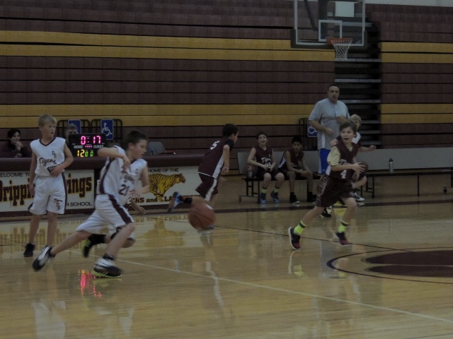 2014/01(January)/Brendan_Basketball/640x480_DSCN1894.JPG