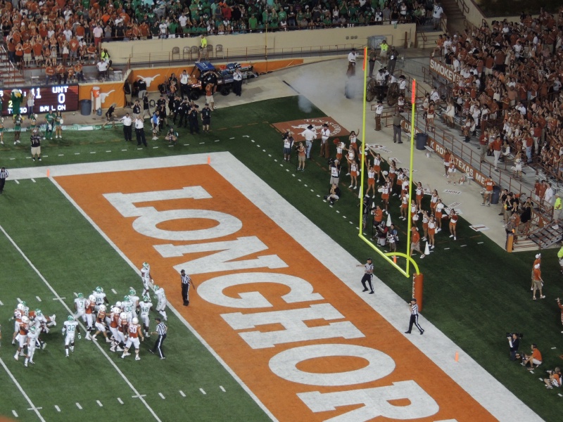 2014/08(August)/Longhorn_Game/800x600_DSCN2184.JPG