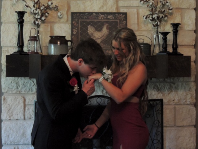 2022/05(May)/Prom/640x480_DSCN6057.JPG