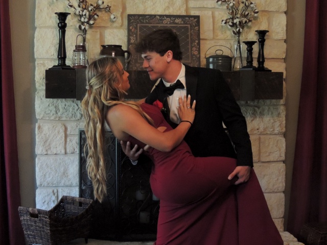 2022/05(May)/Prom/640x480_DSCN6062.JPG