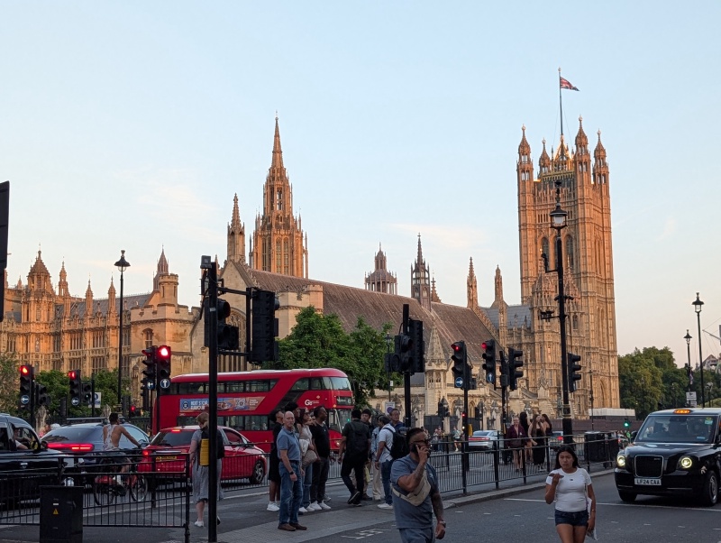 2026/07(July)/London/800x600_PXL_20260716_194015704.jpg