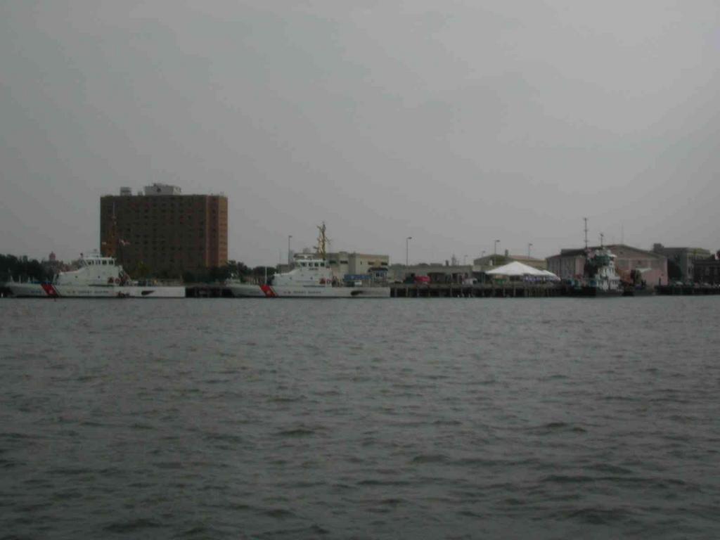 0ErinsChild/08(August)/Disk1/1024x768_11_Coast_Guard_Station_Charelston_SC.JPG