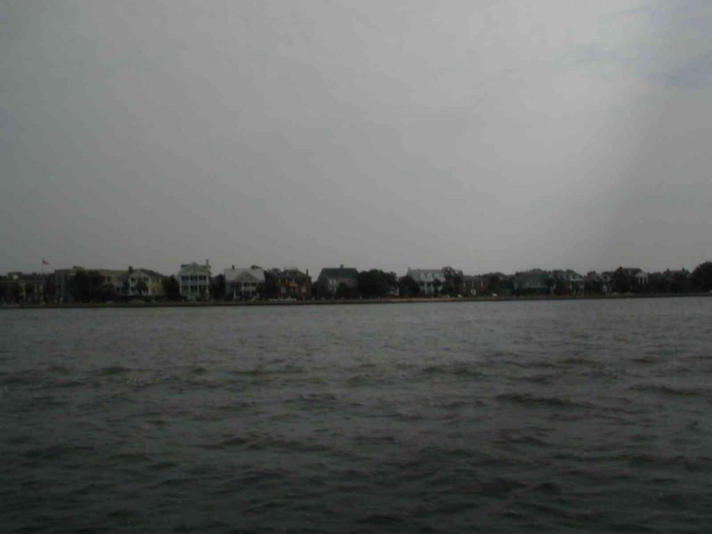 0ErinsChild/08(August)/Disk1/1024x768_12_Charelston_Homes.JPG
