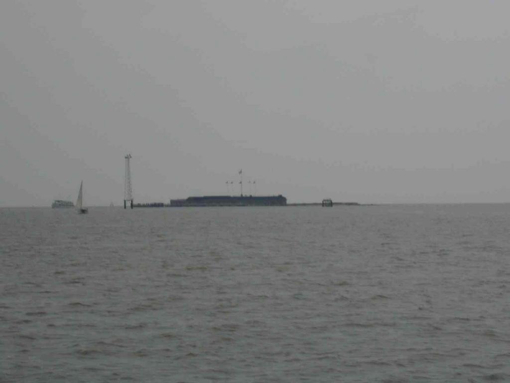 0ErinsChild/08(August)/Disk1/1024x768_14_Fort_Sumter.JPG