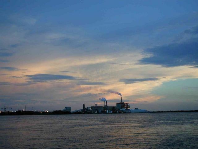 0ErinsChild/08(August)/Disk1/640x480_4_Pulp_Mill_Fernandina.JPG