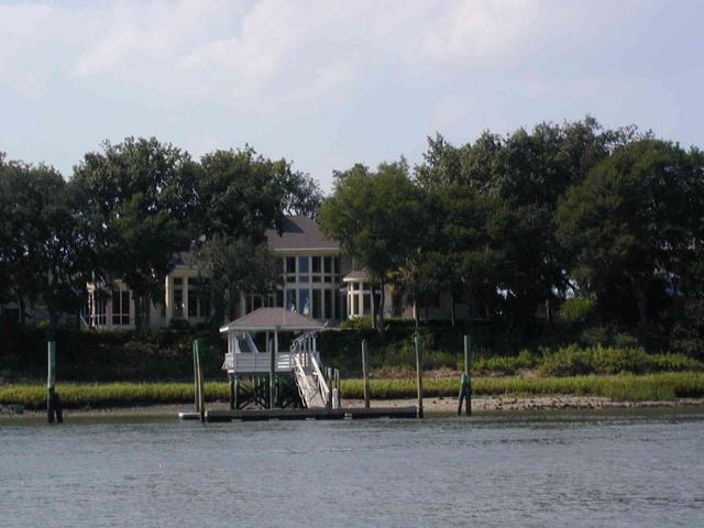 0ErinsChild/08(August)/Disk1/640x480_9_ICW_Homes_HH_SC.JPG