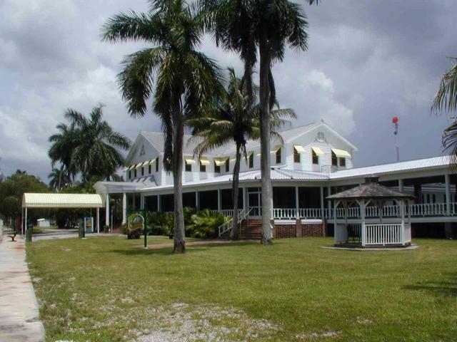 0ErinsChild/08(August)/Disk2/640x480_Rod_and_Gun_Club_Everglades_City.JPG